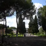 Roma, donna salvata da cani a Colle Oppio: immigrato voleva stuprarla