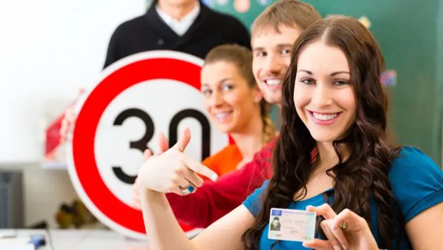 Riforma del Codice della Strada: ok a passeggero sul motorino