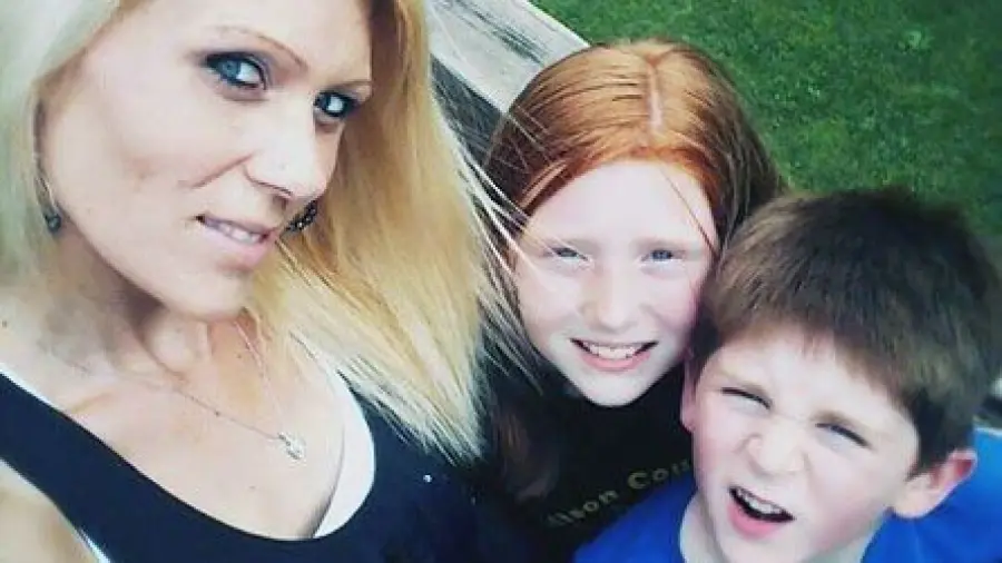 "Mamma e mia sorella sono morte": bimbo sopravvissuto chiama padre con cellulare madre morta