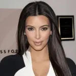 Kim Kardashian, foto 'senza veli' col pancione: altro che utero in affitto!