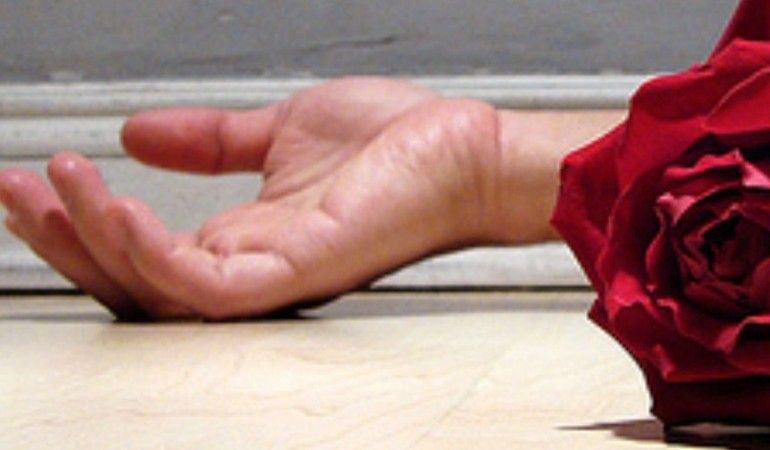 Roma, patrigno abusava delle figlie minorenni: arrestato