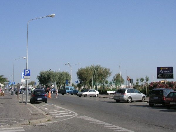 Rimini, bimba si chiude in auto: genitori avevano dimenticato chiavi nell'abitacolo