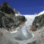 Tragedia sul Monte Bianco: aliante cade, pilota e passeggero morti