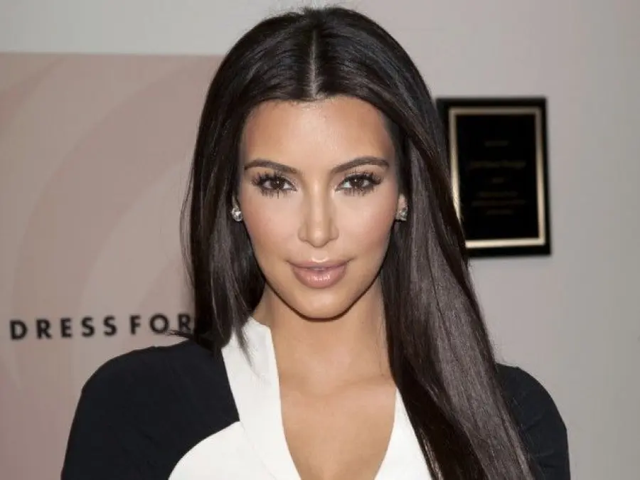 Kim Kardashian, foto 'senza veli' col pancione: altro che utero in affitto!