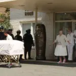 National Enquirer, foto Bobby Kristina Brown su letto ospedale scatenano polemiche