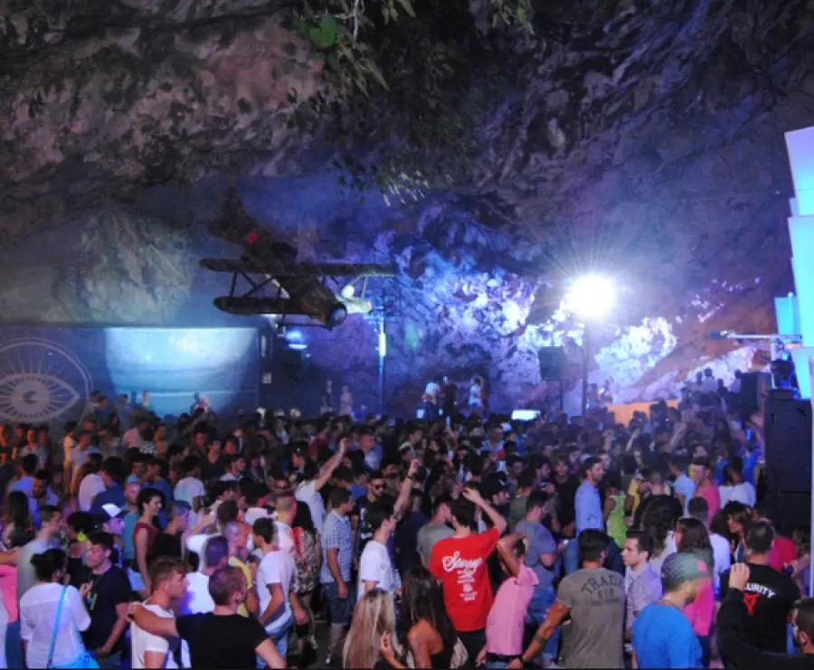 Marina di Camerota, ragazzo muore al Ciclope: colpito da rocce