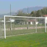 Esanatoglia, porta di calcetto uccide bimba: choc alla festa della birra