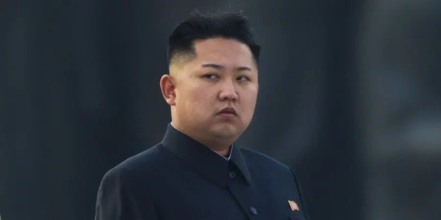 Corea del Nord, Kim Jong-un porta lancette orologio indietro di 30 minuti
