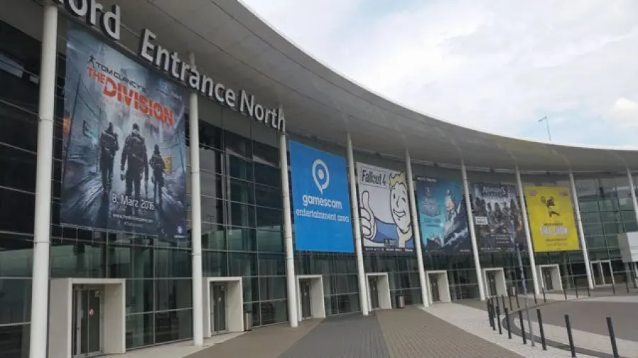 Gamescom 2015: Pes 2016 e Fifa 16 attesissimi, lancio vicino