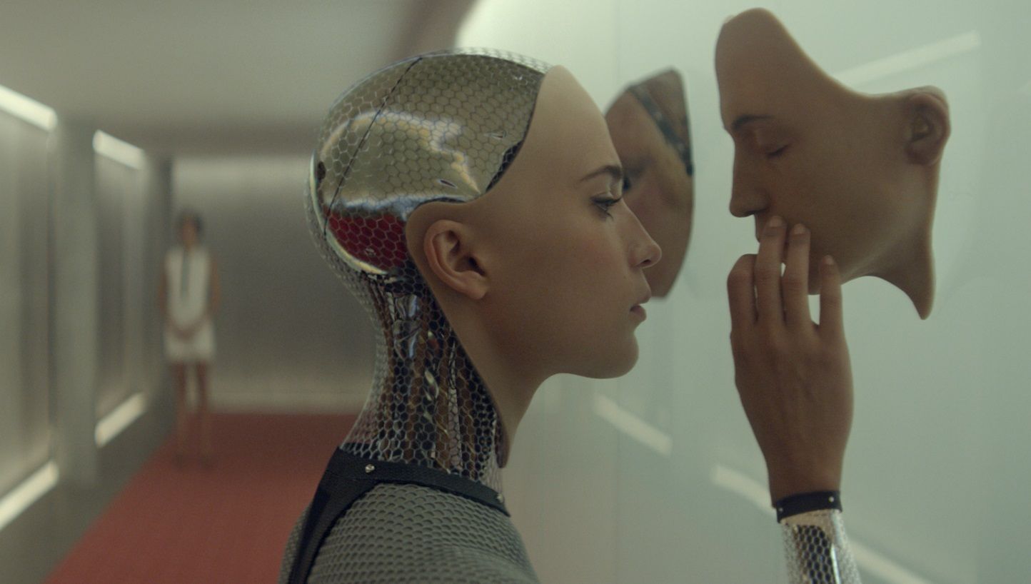 "Ex machina": opera prima di Alex Garland, autore di "The Beach"