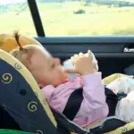 Slovacchia: dimentica figlia in auto, caldo la uccide