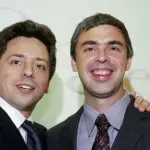 Google trionfa in Borsa: guadagna 65 miliardi in un giorno, Brin e Page gongolano