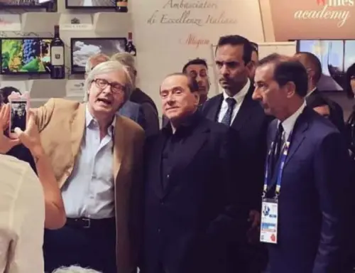 Silvio Berlusconi visita mostra Sgarbi a Expo: 