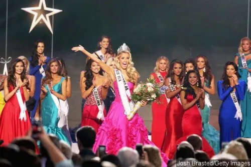 Olivia Jordan è Miss Usa 2015: bionda dell'Oklahoma sbaraglia 50 concorrenti