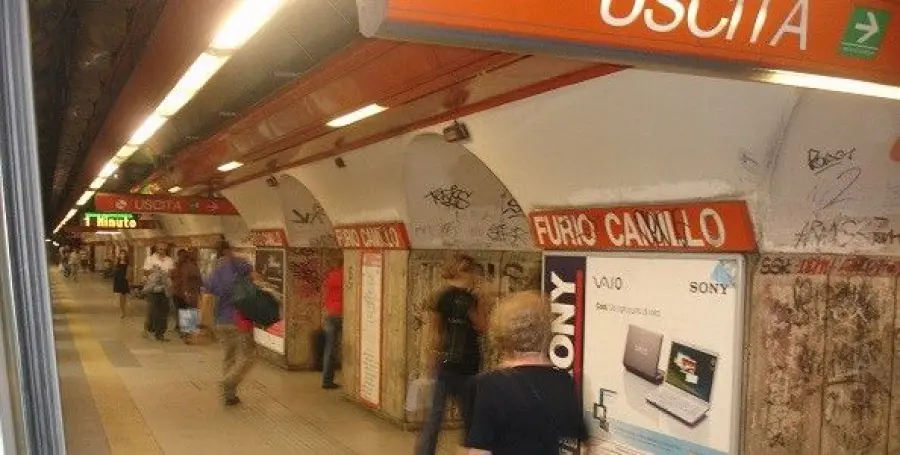 Cronaca di Roma, bimbo cade in tromba ascensore metro A: morto