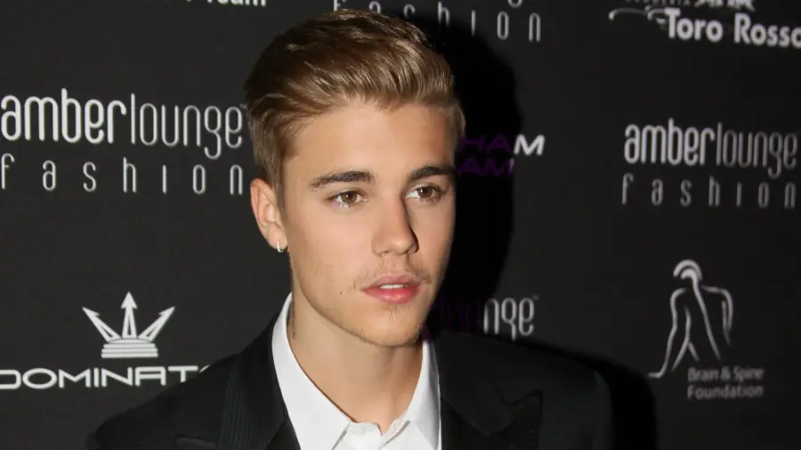 Justin Bieber nudo su Instagram: scatto diventa virale