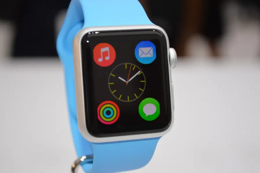 Apple Watch sarà flop: giovani non lo apprezzano, design snob e poco utile