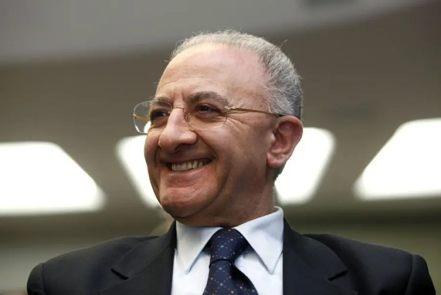 De Luca, tribunale di Napoli accoglie ricorso: governerà Campania