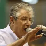 Bossi cade a Montecitorio: si rompe radio e ulna braccio sinistro