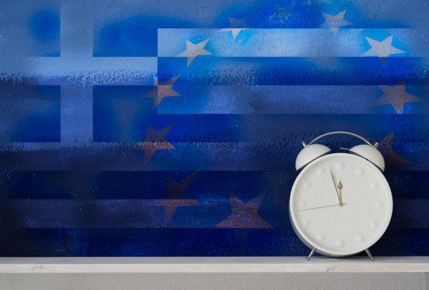 Grecia, default vicino: Tsipras non si inchina all'Eurogruppo e indice referendum