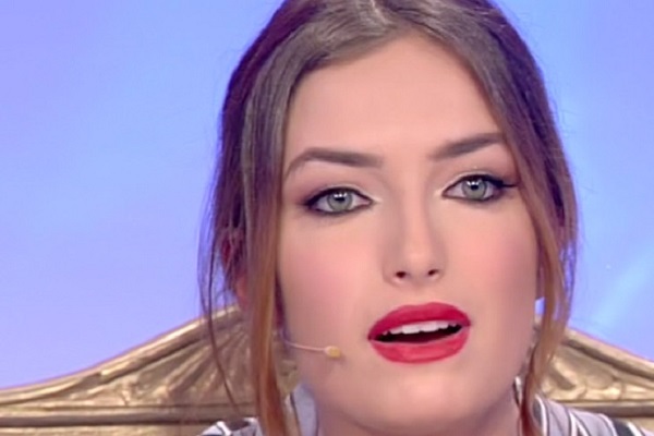 Anticipazioni Uomini e donne: Nilufar in villa con Giordano e Nicolò