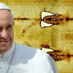 Papa Francesco prega davanti alla Sindone: Torino in festa