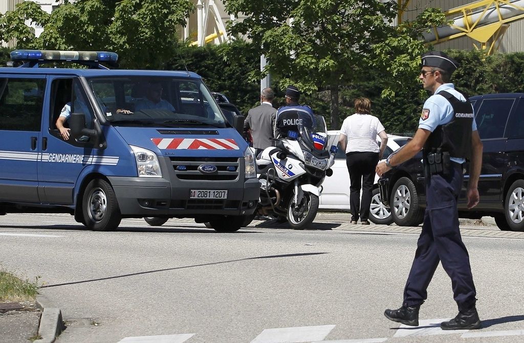 Francia, attentato jihadista a Lione: uomo decapitato