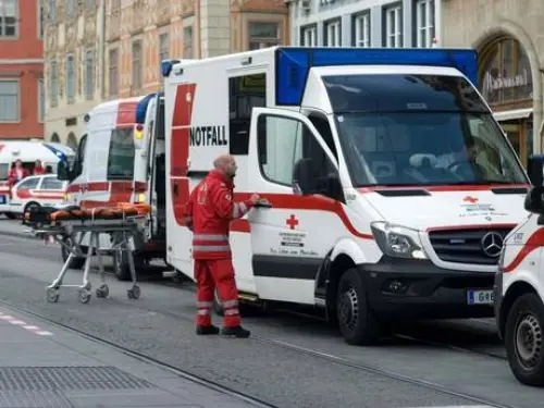 Austria, Suv contro passanti: 3 morti. Conducente voleva uccidere