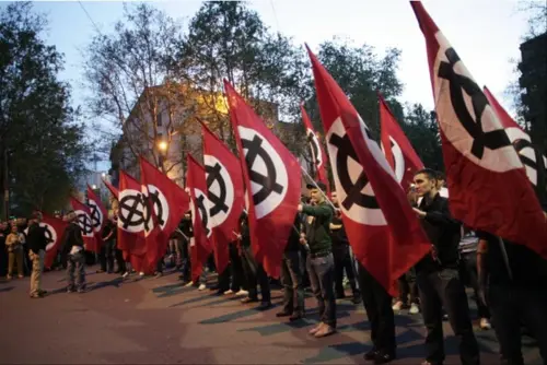 Firenze, militanti estrema destra aggrediscono studenti medi Toscana