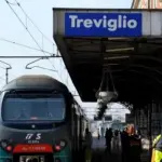 Milano, capotreno picchiata da nordafricani ubriachi: ferito passeggero