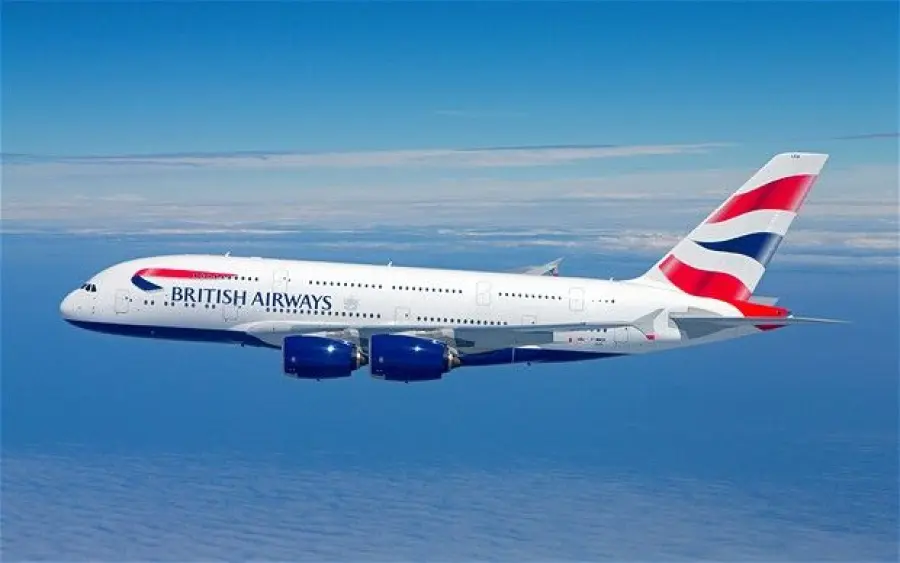 Clandestino si nasconde nel vano carrello aereo British Airways: cade e muore