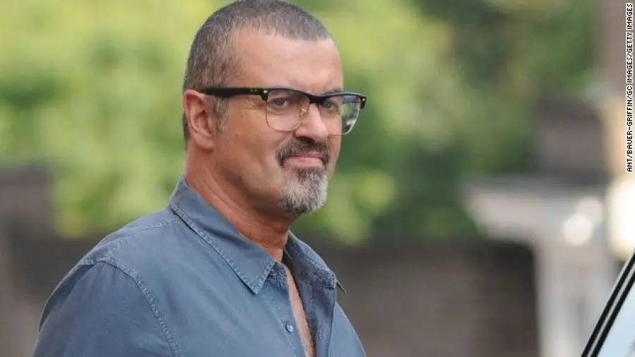 George Michael in rehab: "Fumo 25 canne al giorno"