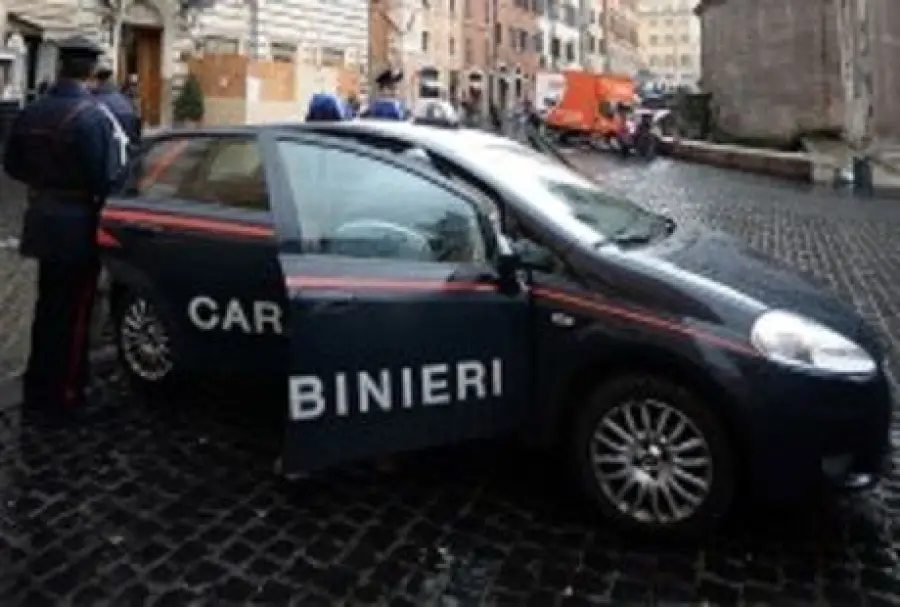 Coniugi rapiscono e picchiano condomino