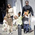 Brad Pitt e Angelina Jolie, altro che jet privato: volo low cost per andare a Nizza