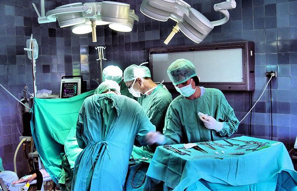 Trapianto di cranio e cuoio capelluto: Jim Boyes torna a vivere