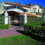 Forte dei Marmi: niente selfie all'Hotel Byron, bando anche ai 'selfie-stick'