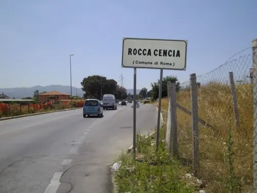 Roma, 19enne scambiata per prostituta a Rocca Cencia