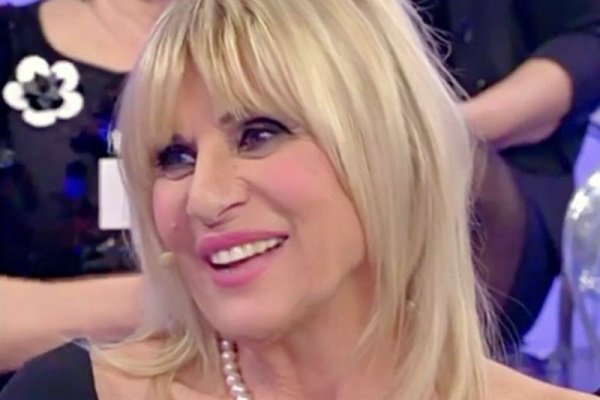 Gemma Galani da dama del trono over a opinionista per Uomini e Donne?