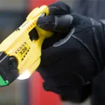 Rochester, poliziotto uccide uomo di colore con taser