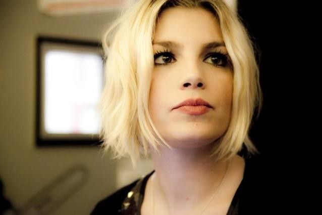 Uomini e Donne: Emma Marrone tronista? De Filippi la chiama