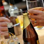 Alcol bandito per futuri papà: influenza sviluppo dei piccoli