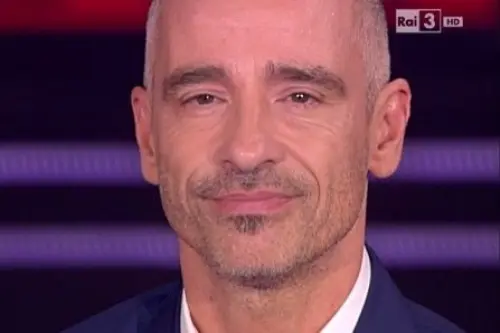 Eros Ramazzotti auguri in diretta tv alla moglie Marica: “Amore mio, ti amo”