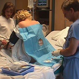 Epidurale snobbata da italiane: analgesici preferiti per partorire