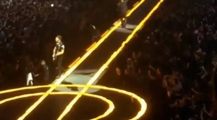 U2, The Edge cade a Vancouver: 