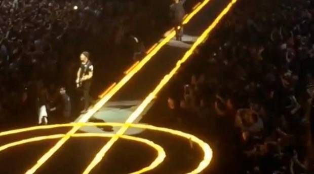U2, The Edge cade a Vancouver: 