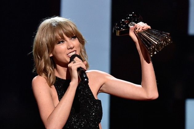 Taylor Swift trionfa ai Billboard Music Awards 2015, premiati Hozier e One Direction