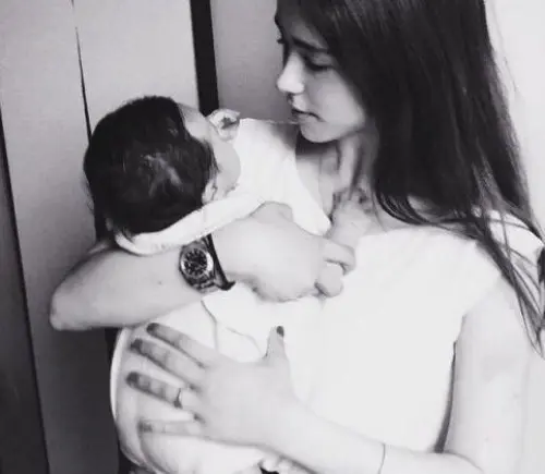 Aurora Ramazzotti presenta via social il fratellino Gabrio Tullio