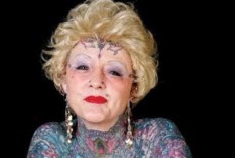 Morta Isobel Varley, la donna più tatuata del mondo