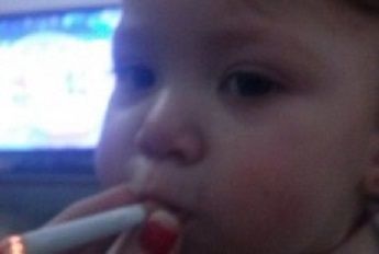 Posta su Instagram foto del figlio di 1 anno con la sigaretta: scandalo