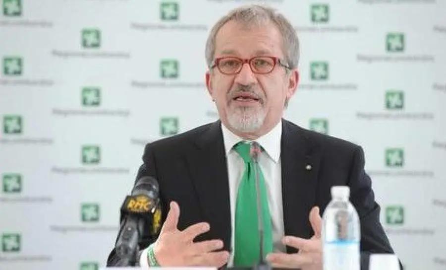 Reddito di cittadinanza, Maroni avvia sperimentazione in Lombardia